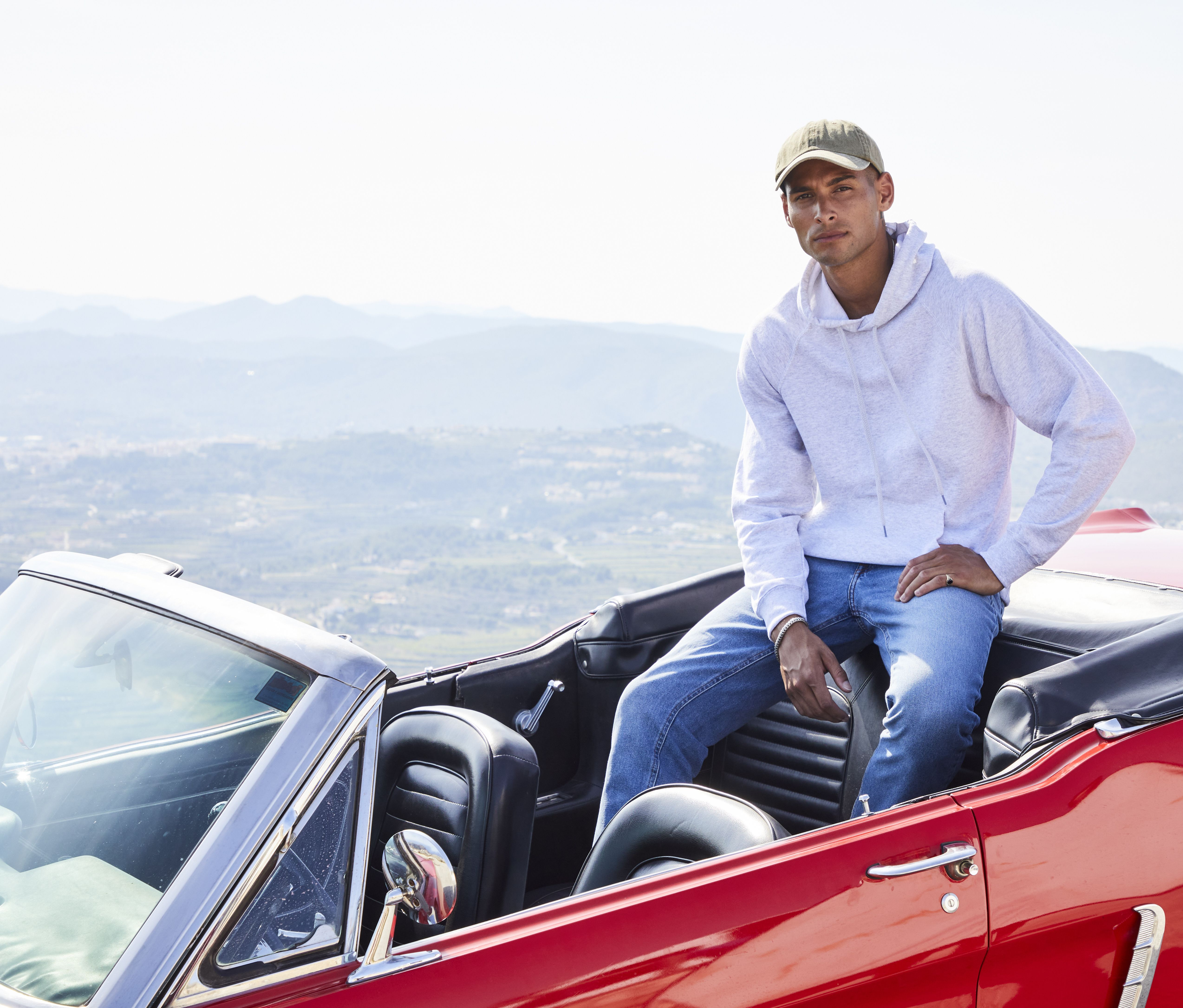 LIGHTWEIGHT HOODED SWEAT