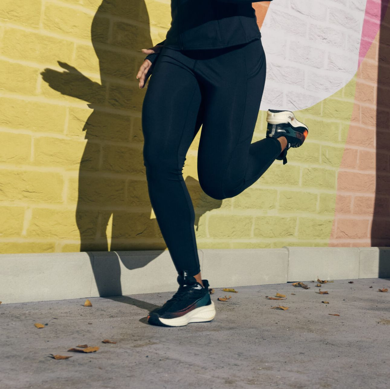 WOMEN'S RECYCLED TECH LEGGINGS