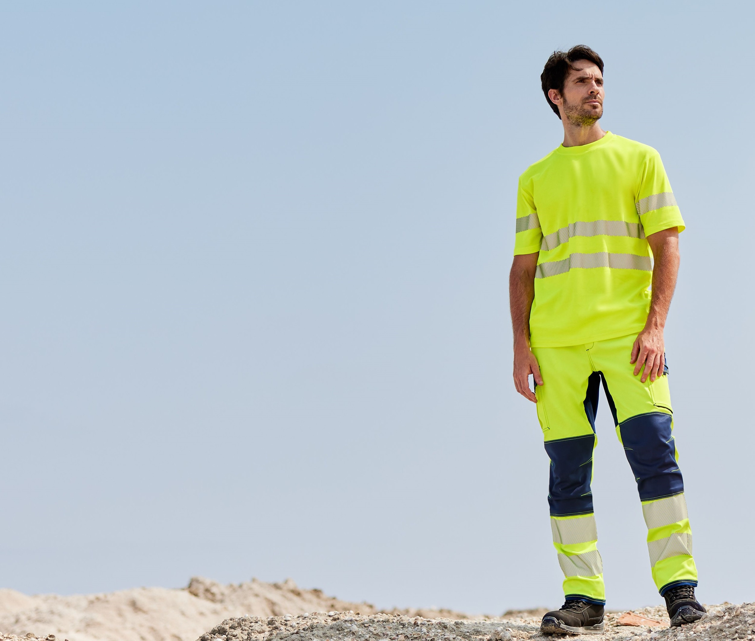 PANTALON STRETCH AVEC GENOUILLÈRES ET BANDES SEGMENTÉES