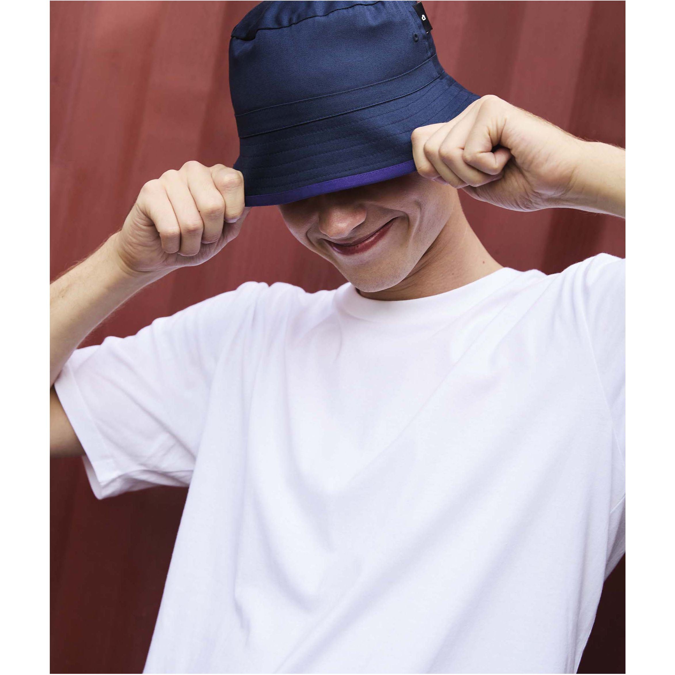 REVERSIBLE BUCKET HAT