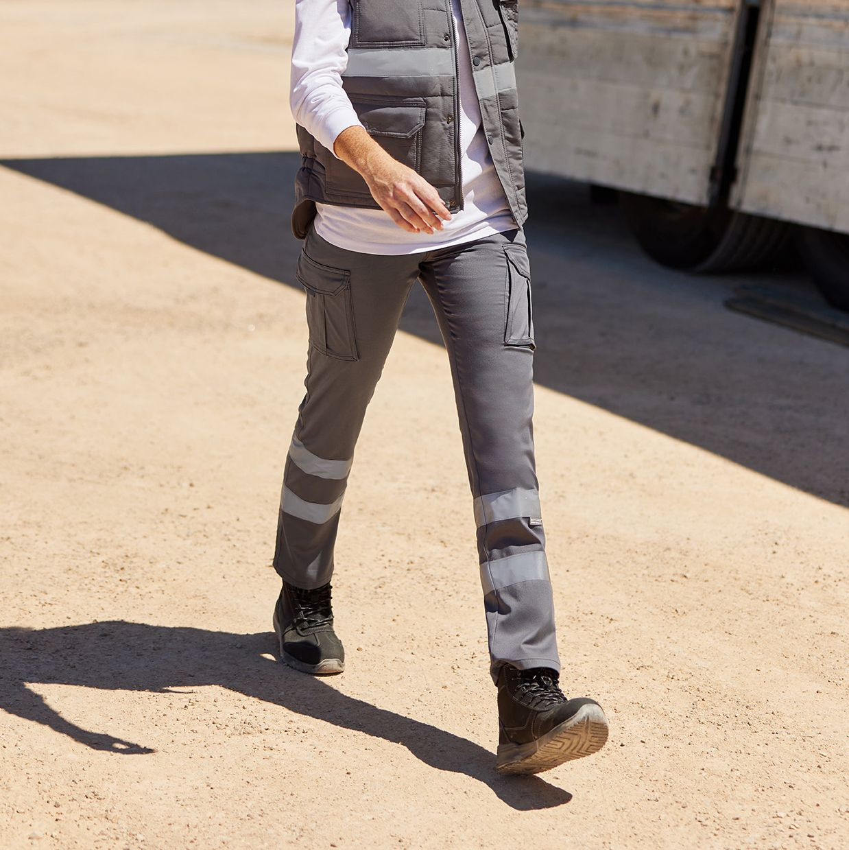 PANTALON STRETCH MULTIPOCHES À BANDES RÉFLÉCHISSANTES