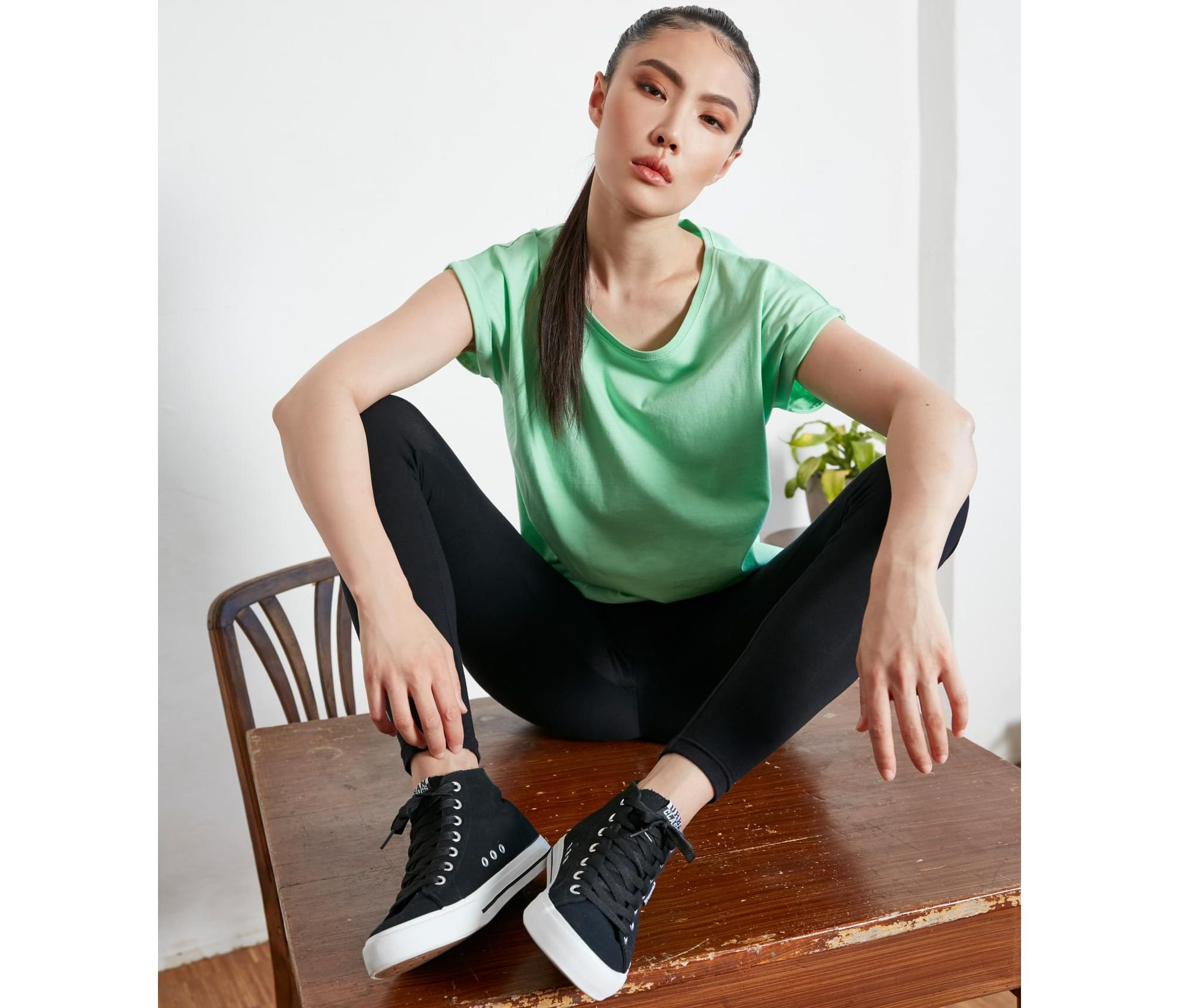 LADIES EXTENDED SHOULDER TEE