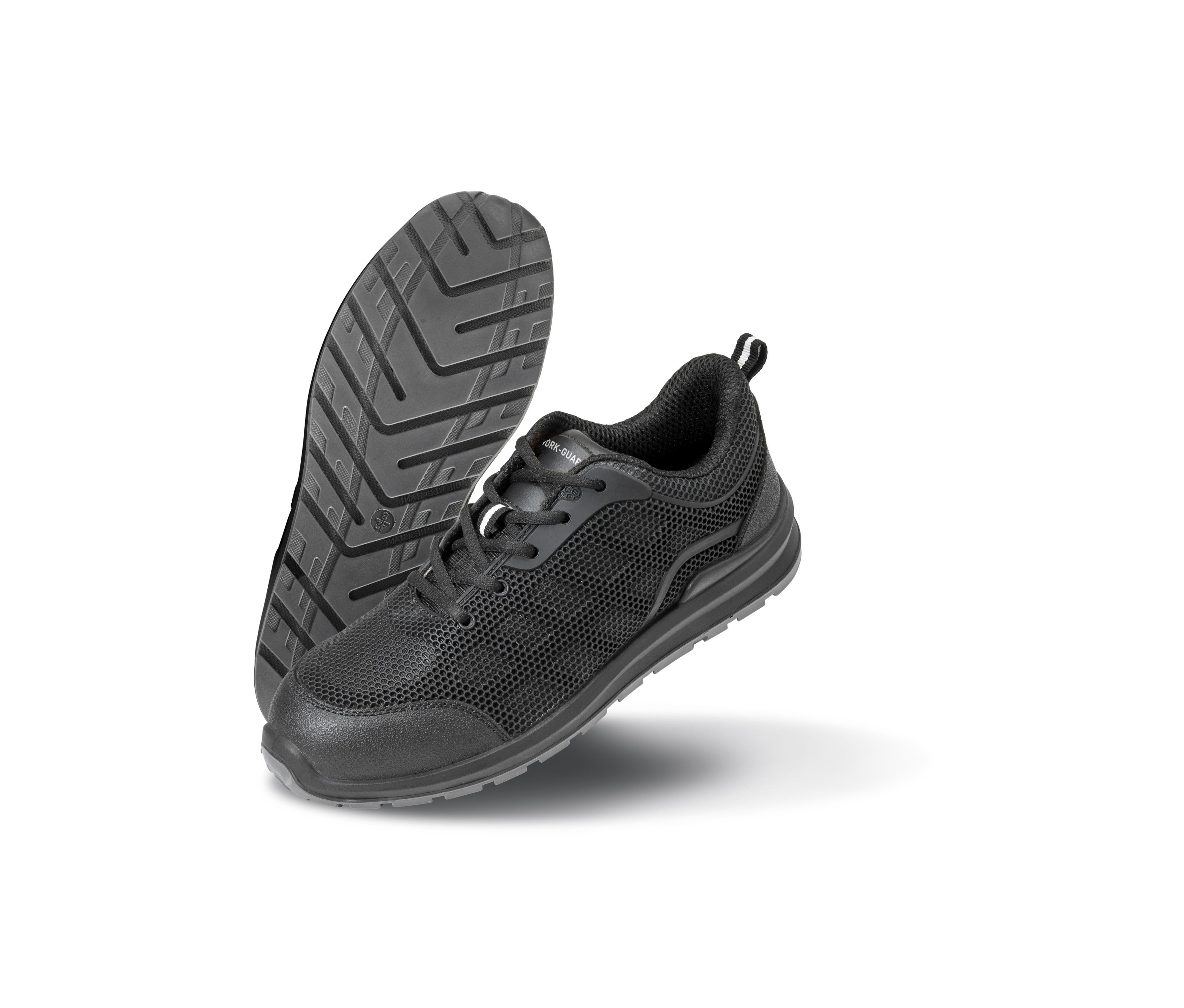 ALL BLACK SAFETY TRAINER