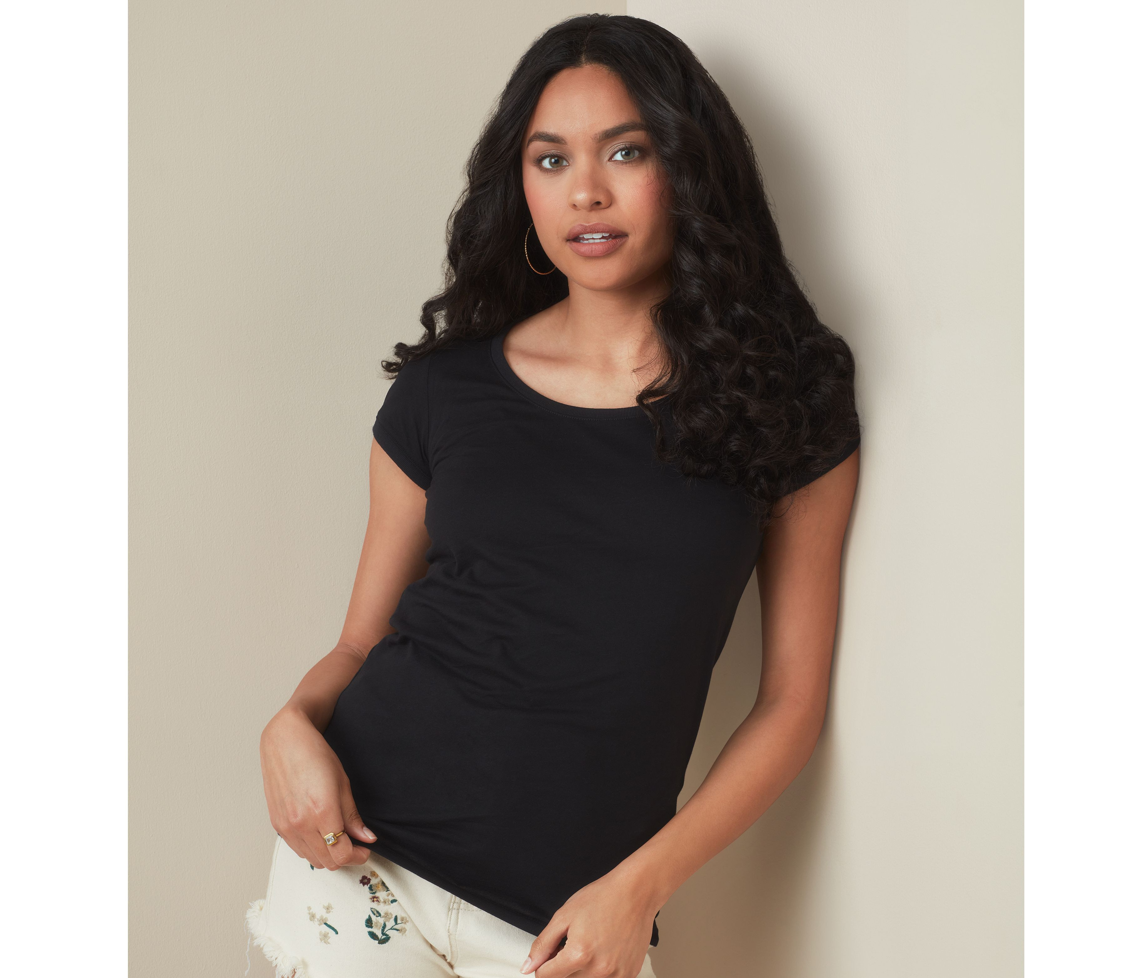 MEGAN CREW NECK