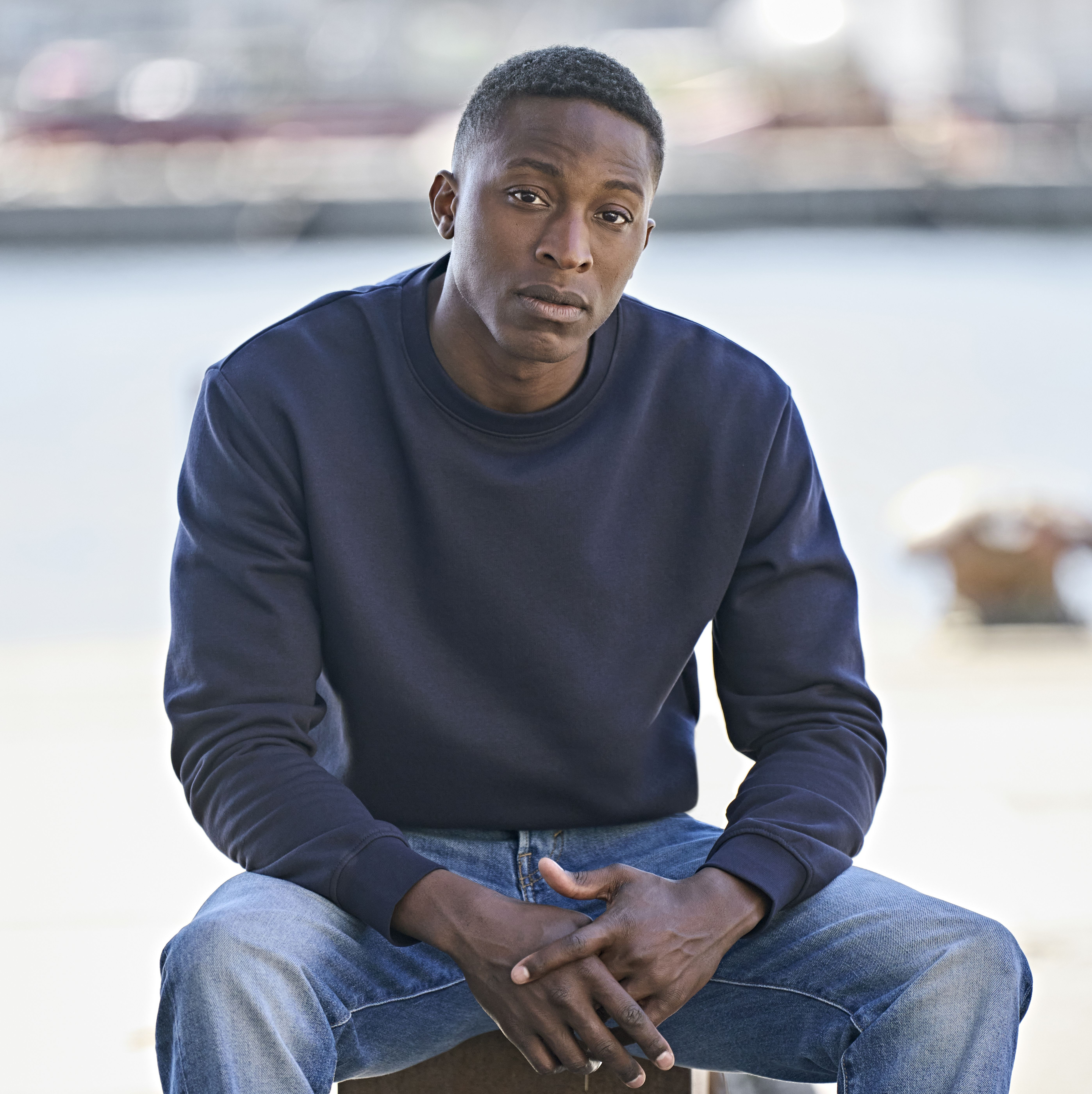 UNLABELED SWEATSHIRT