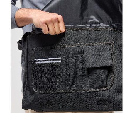 MESSENGER BAG