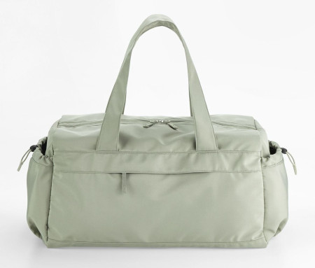 STUDIO HOLDALL